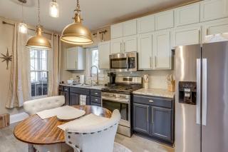 2 Mi to Dtwn Charming Sandusky Getaway with Hot Tub - 7