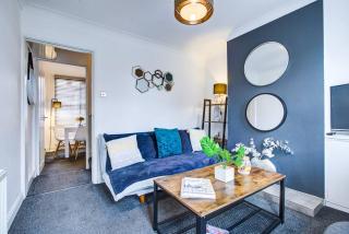 Colchester Cntrcosyofficepatiotrainparkpet - 3