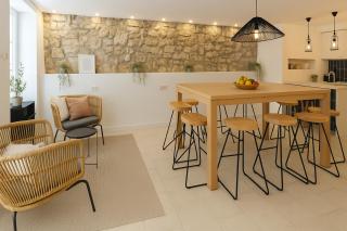 Stone House 4M - Premium Old Town Escape by the Sea with 3 Ensuites & Rooftop terrace - 0