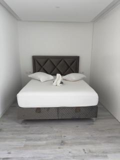 2-bdr bright apt central street cidadela - LCGR - 1