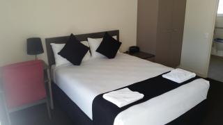 Dooleys Tavern and Motel Capella - 1