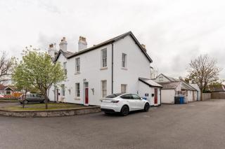 A former school converted into a luxury apartment - 2