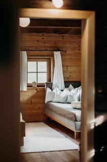 Historisches Alpenchalet Käth & Nanei auf Großschlaggut - 1