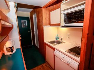 Studio ski aux pieds avec balcon, 4 personnes - FR-1-346-495 - 2