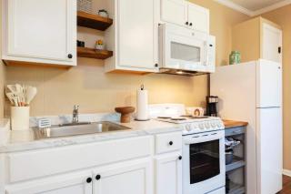 Bungalow on Outer Dr - 4