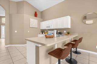 Summer Getaway - 5-Bedroom Home with Private Pool! - 2