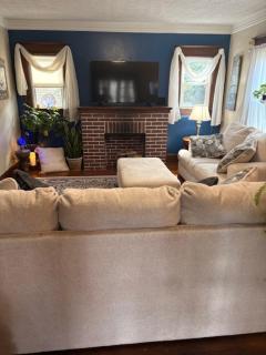 Tree House 6 bedrooms, 2 blocks from everything - 9