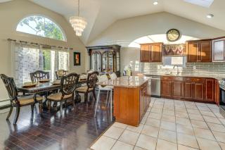 2 Mi to Dtwn Freeport! Apt with Deck in Baldwin - 4