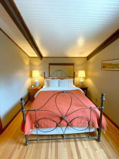 Bluffside Chalet Suite - 3