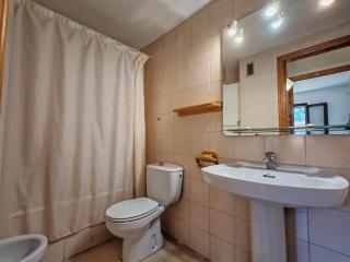 Ambiente cálido y luminoso- Confort rústico - Falcó 5 - 8