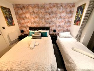 Ocean Park Apartments - Oceanfront - Free Parking and Fast WiFi - 3