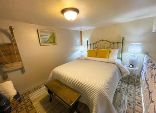Cozy Alpine Retreat in Historic Downtown - 1