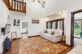 Cozy Green Cottage - 6