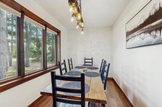 Cozy Green Cottage - 2