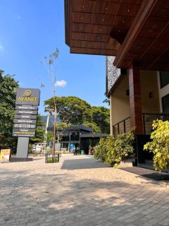 Avanee Hotel - 8