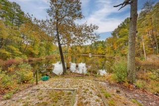 Lake Access, Tranquil Acreage Farnham Cottage - 8