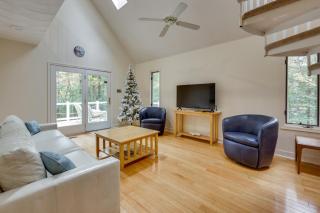 Lake Access, Tranquil Acreage Farnham Cottage - 7