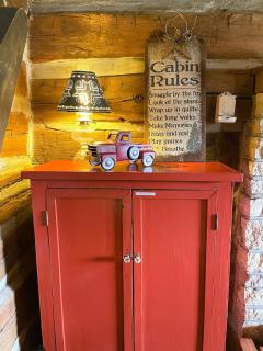 Historic Sadie's Log Cabin - 4