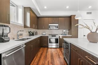 Sapphire Marina - Marina View Pool, Gym, Game Room - 8