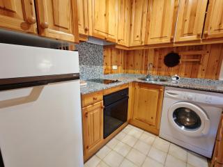 Chimenea, cama grande y vistas- Escapada romántica perfecta - Falcó 16 - 3