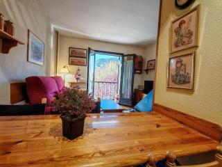 Chimenea, cama grande y vistas- Escapada romántica perfecta - Falcó 16 - 4