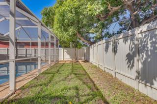 3 Mi to Hard Rock Stadium Home with Fenced-In Yard! - 8