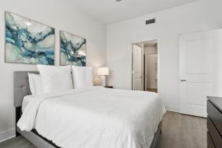 Modern Stylish Suite Design District Dallas - 9