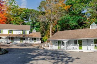 The Lodge on the Cove - 0