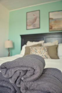 1-Bedroom Retreat Apt 3 - 8