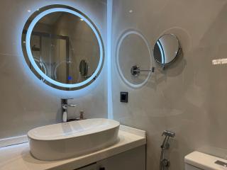 Modern Apartment in Old City - 8