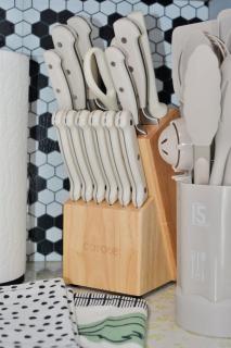 Chic & Sunny 1BR Hideaway- Apt 1 - 6