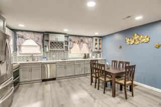 Pet Friendly! NW Philly Rowhouse with Fenced Yard! - 3