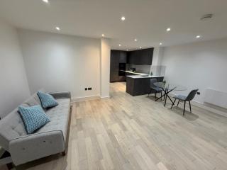 Greenstreet Apartment in London - 9