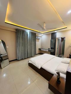Elegant Mordern Stay, 2BHk, Near Airport - 7