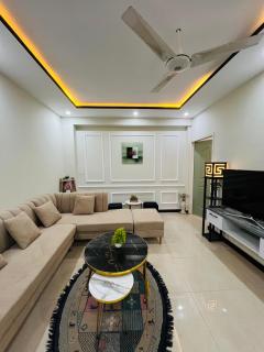 Elegant Mordern Stay, 2BHk, Near Airport - 6