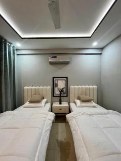 Elegant Mordern Stay, 2BHk, Near Airport - 5