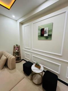 Elegant Mordern Stay, 2BHk, Near Airport - 4