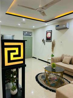 Elegant Mordern Stay, 2BHk, Near Airport - 3