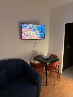 Cozy apartment near City Center with easy transport access - 9