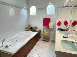 Gite Beau Soleil-PISCINE CHAUFFEE INTERIEURE ET SAUNA - 1