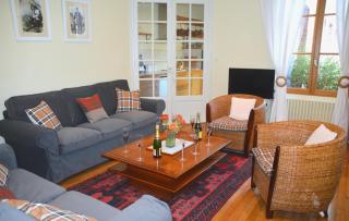 Cottage Mackinley, séjour spacieux et chaleureux, salon de jeux, grande salle à manger, contes,15 pers, Centre Historique, gare TER - 3