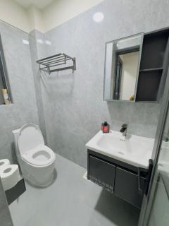 Cosy One Bedroom Flat and Study Room with City Views - 6