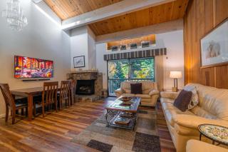 Creekside Chalet Stay for 6 - 8