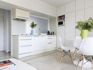 Refugio soleado sobre los tejados de Chueca - 1