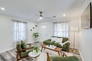 Walk to Cultural District Fort Worth Home with Yard - 8