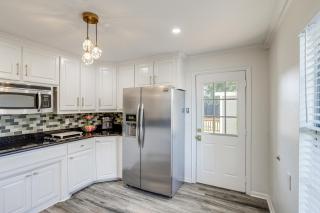 Walk to Cultural District Fort Worth Home with Yard - 2