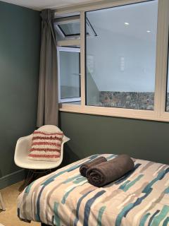 3 Bed Luxury Penthouse Flat with Parking - 8