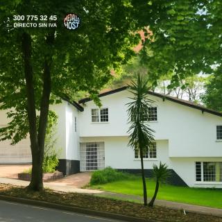 Villa campestre familiar dentro de la ciudad hasta 9 personas El Poblado cerca al Club Campestre y La Frontera - 8