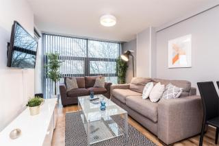 Central Modern 2BR Flat with Parking & Balcony - 0