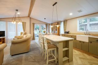 Foxglove Lodge with Hot Tub - 6